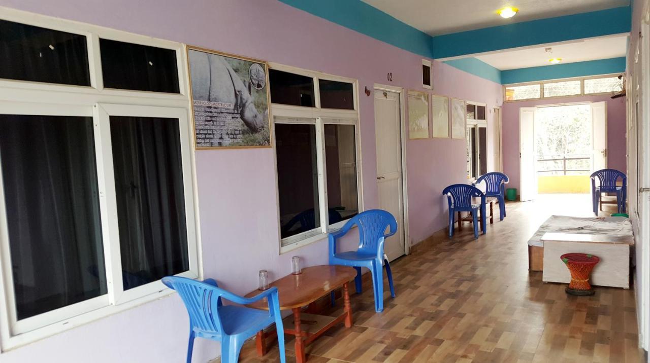 Hotel Rhinoceros-Homestay Sauraha Exterior photo